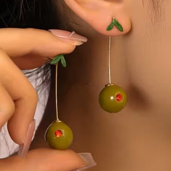 Jewelry - Green Olive Dangle Earrings Z193